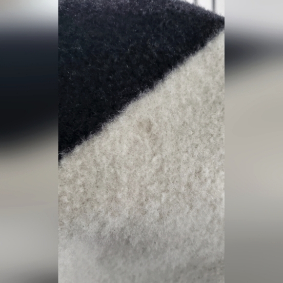 FUN RUGS Soccer Ball 39" Rug - Picture 5 of 9